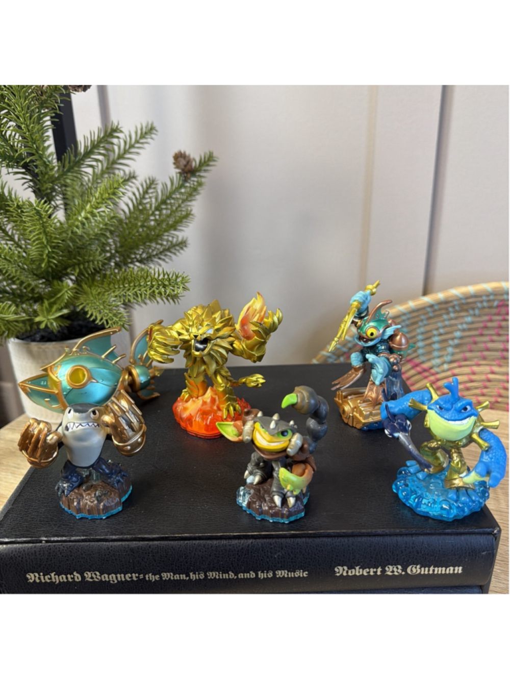 Lot of 6 Genuine Activision Skylanders Multi Character Game Pieces Mint